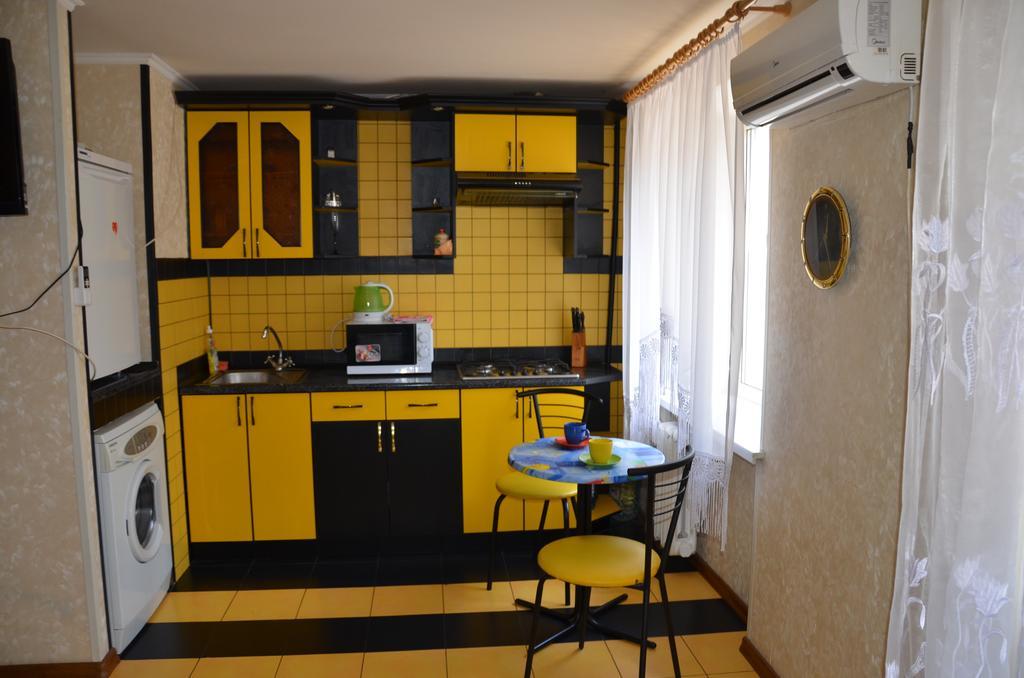Apartment On Ingenernaya 17 Николайев Екстериор снимка